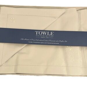 Towle Silversmiths Old Master 8 Piece Embroidered Cotton Placemat And Napkin Set